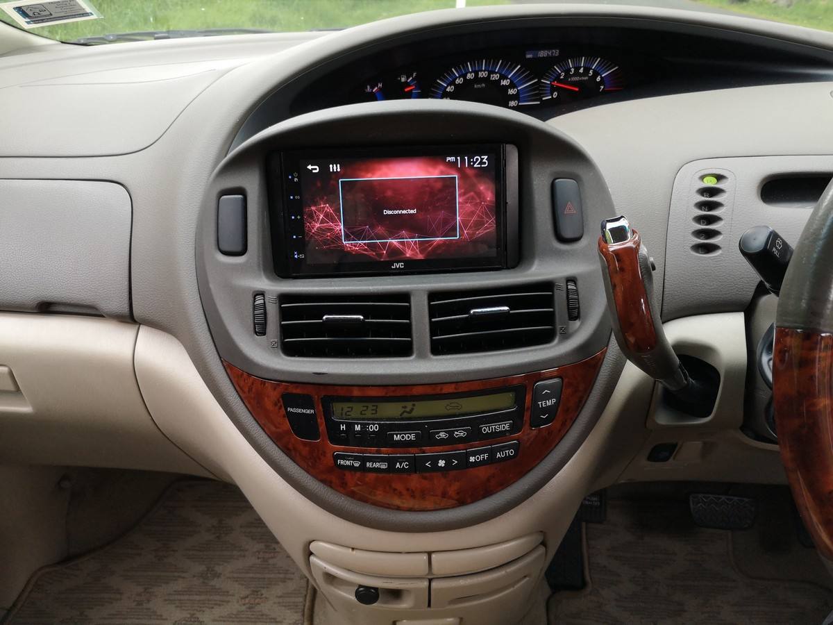 Instrument panel and stereo of the KZR927 Toyota Estima campervan