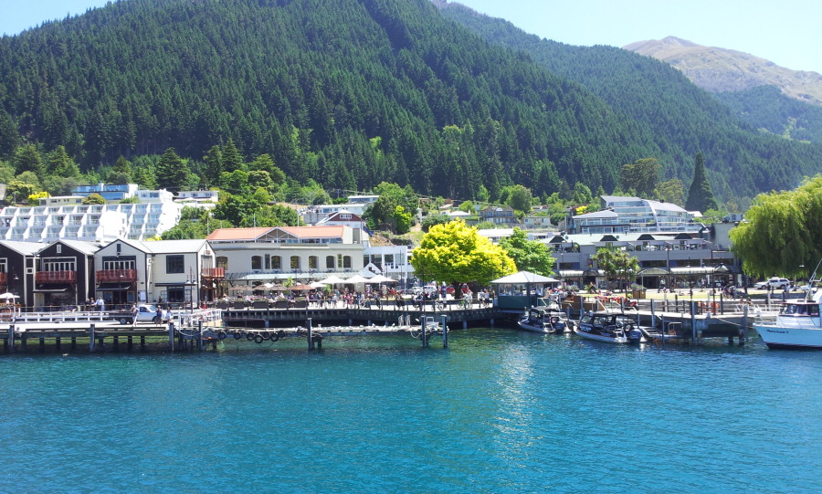 Queenstown Waterfront Beautiful New Zealand